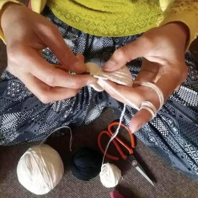 Hondje Bella Knuffel – Handgehaakt wit , Biologisch Katoen, Fair & Duurzaam