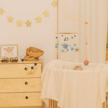 Babymobiel – Dromende Kat met Ballonnen, Sterren en Viltdecoratie