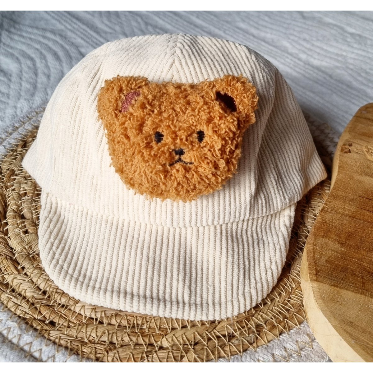 Beige Corduroy Kinderpet met Teddy Beertje – Verstelbare Baby & Peuter Pet