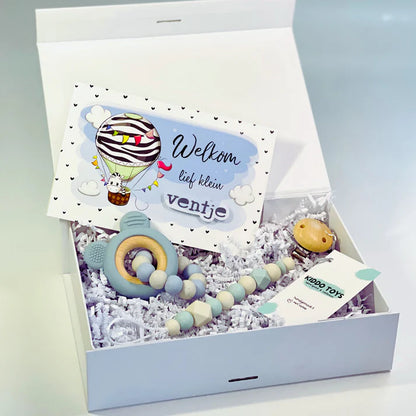 Luxe Baby Cadeaubox voor Jongen – Met Speenkoord en Bijtring