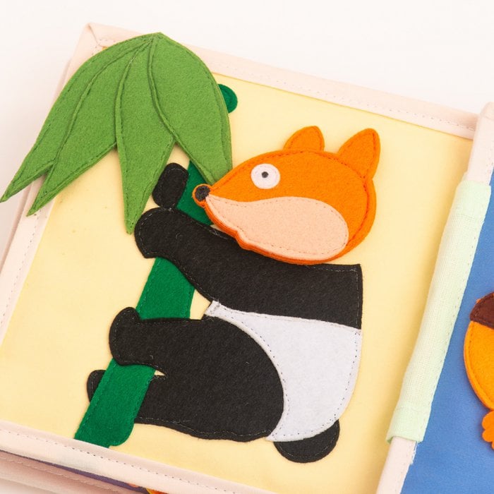Mini Quiet Book Tierenvriendjes – Handgemaakt Stoffen Activiteitenboek cadeau